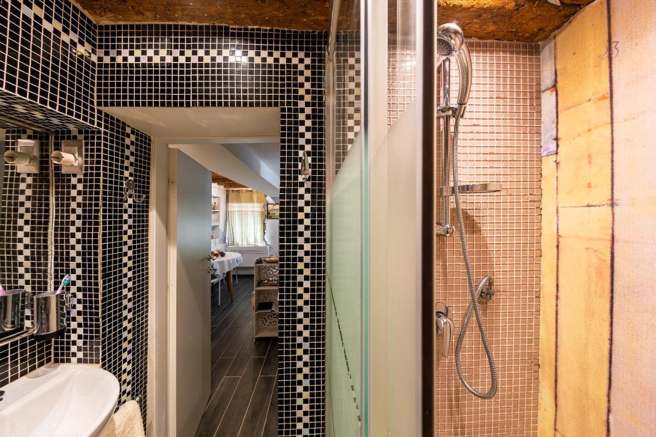 Ln Luxe Apartment Venice Canal View Buitenkant foto