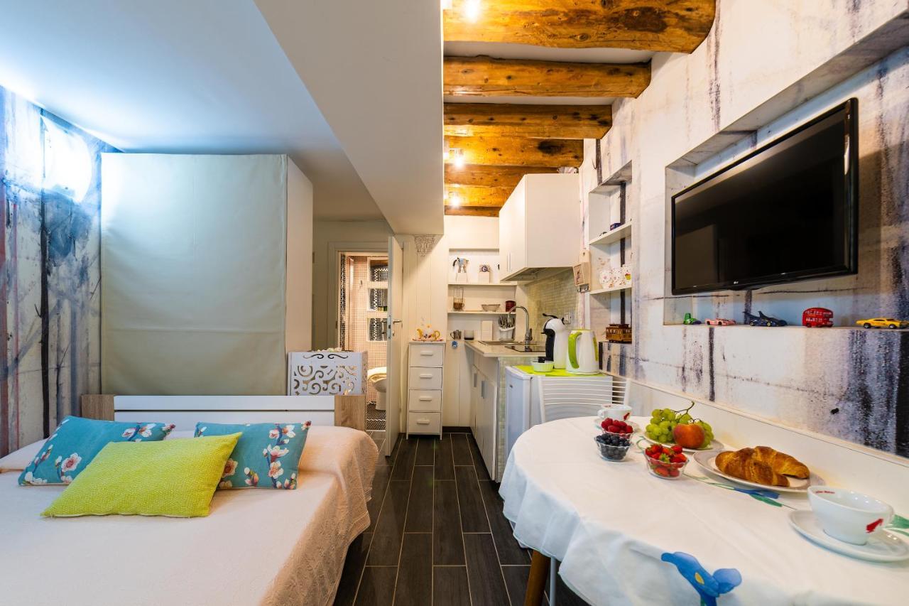 Ln Luxe Apartment Venice Canal View Buitenkant foto